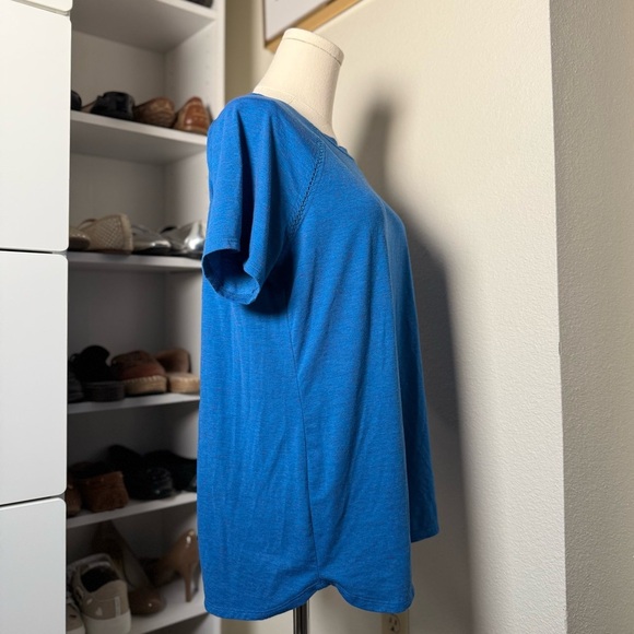 St. John’s Bay Active Blue and Red Short Sleeve Basic T-Shirt Size Large - Picture 2 of 3